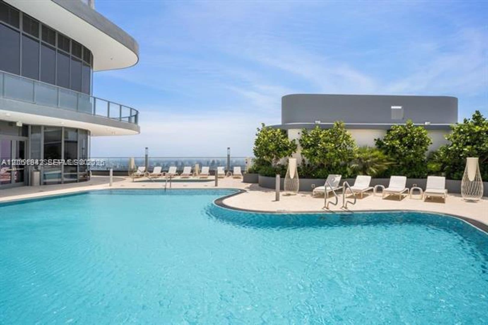 Miami Condo: 1000 Brickell Plz cu-2110