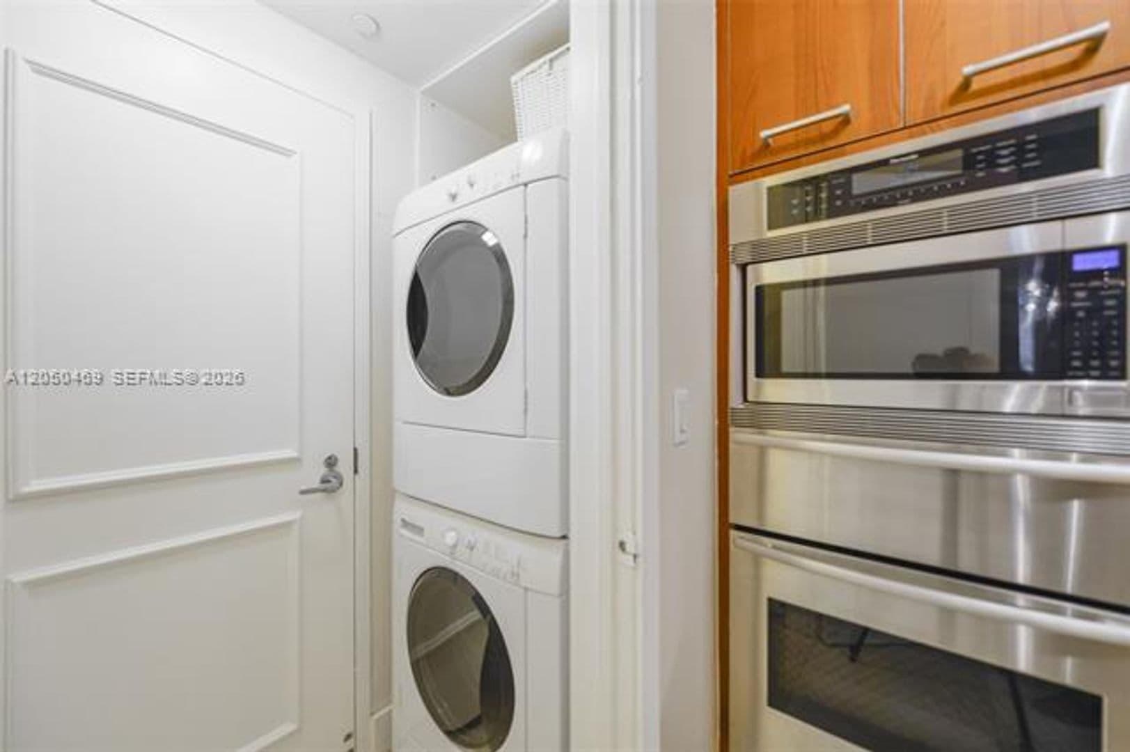 Hollywood Condo: 3101 S Ocean Dr cu-404