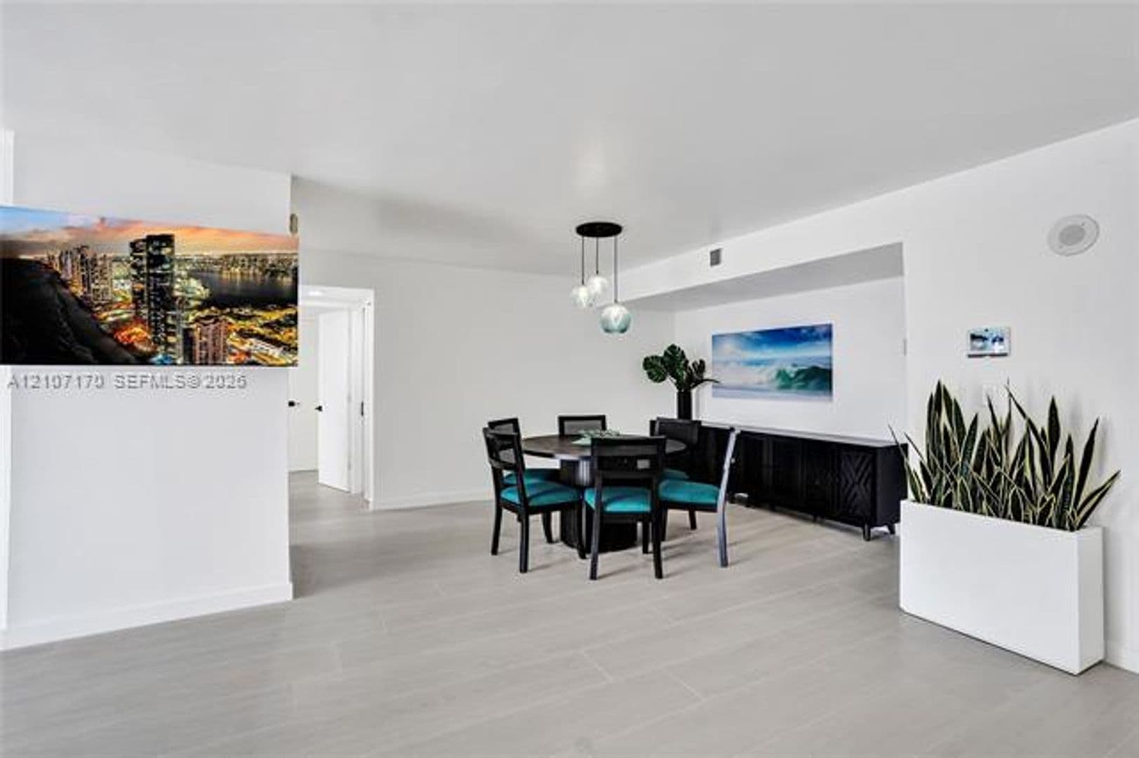 Hollywood Condo: 1201 S Ocean Dr cu-908S