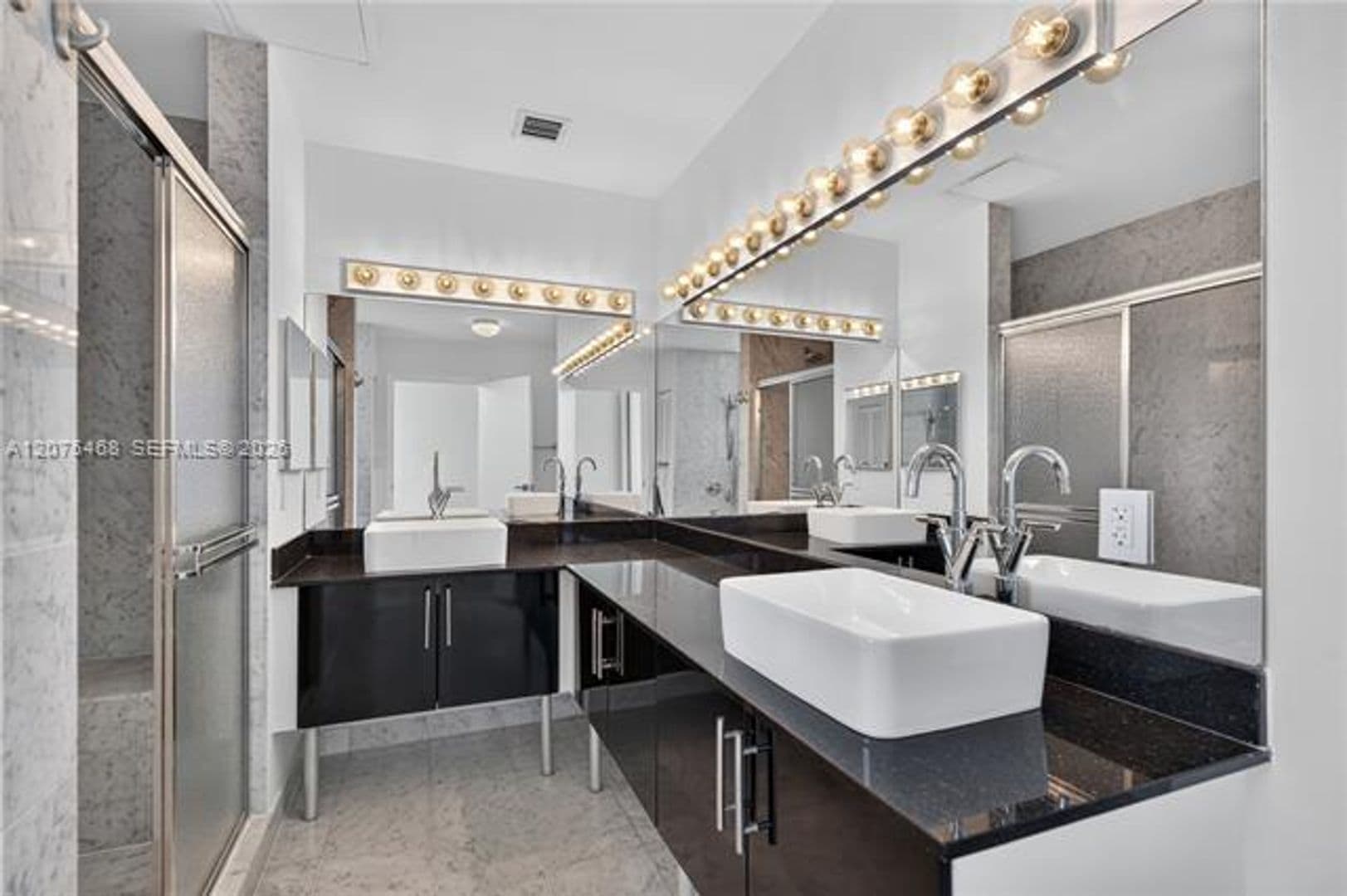 Miami Condo: 31 SE 5th St cu-4212