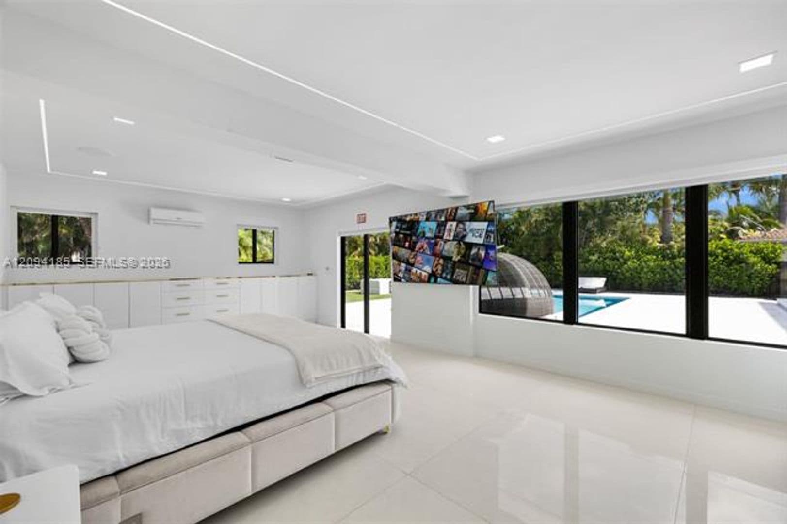 Hollywood House: 1117 Adams St # 1117