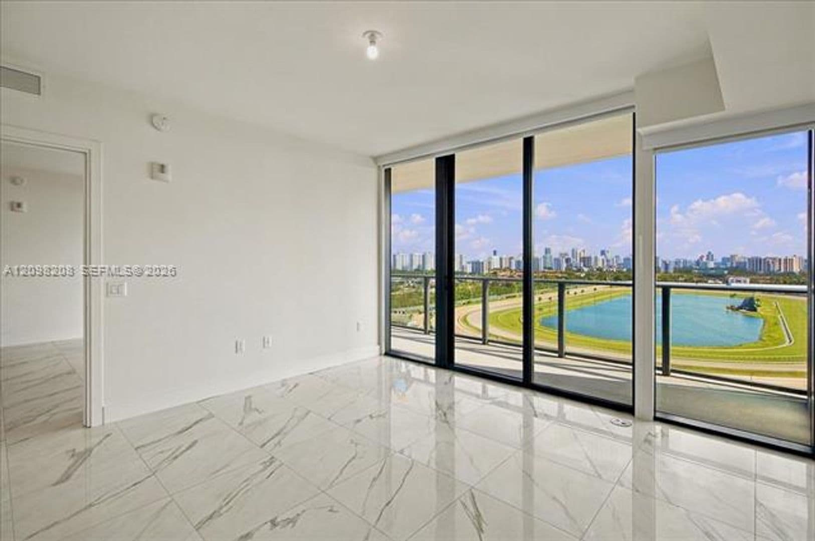 Hallandale Beach Condo: 1170 E Hallandale cu-2109
