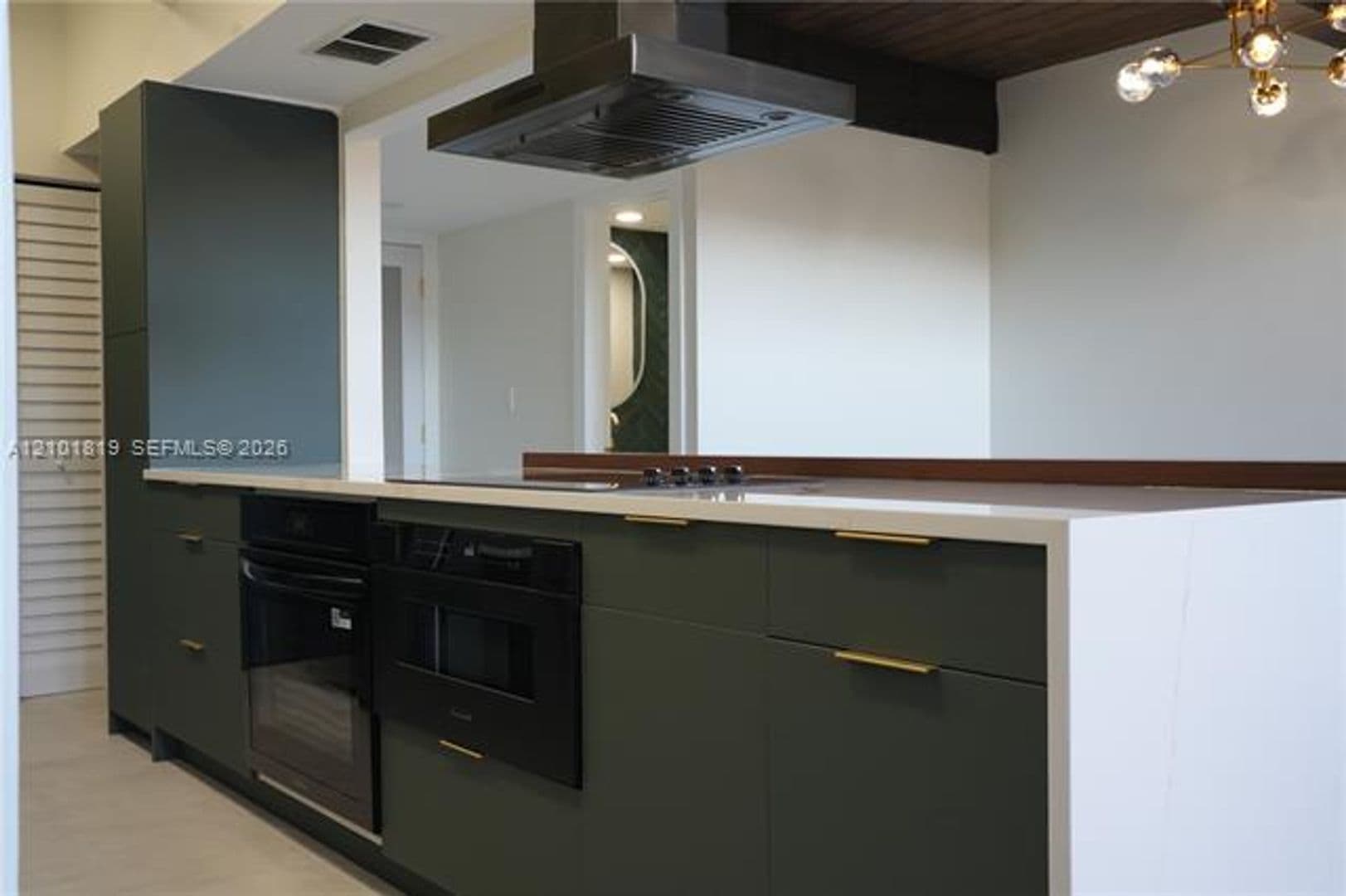 Plantation Townhome: 701 E Coco Plum Cir th 8