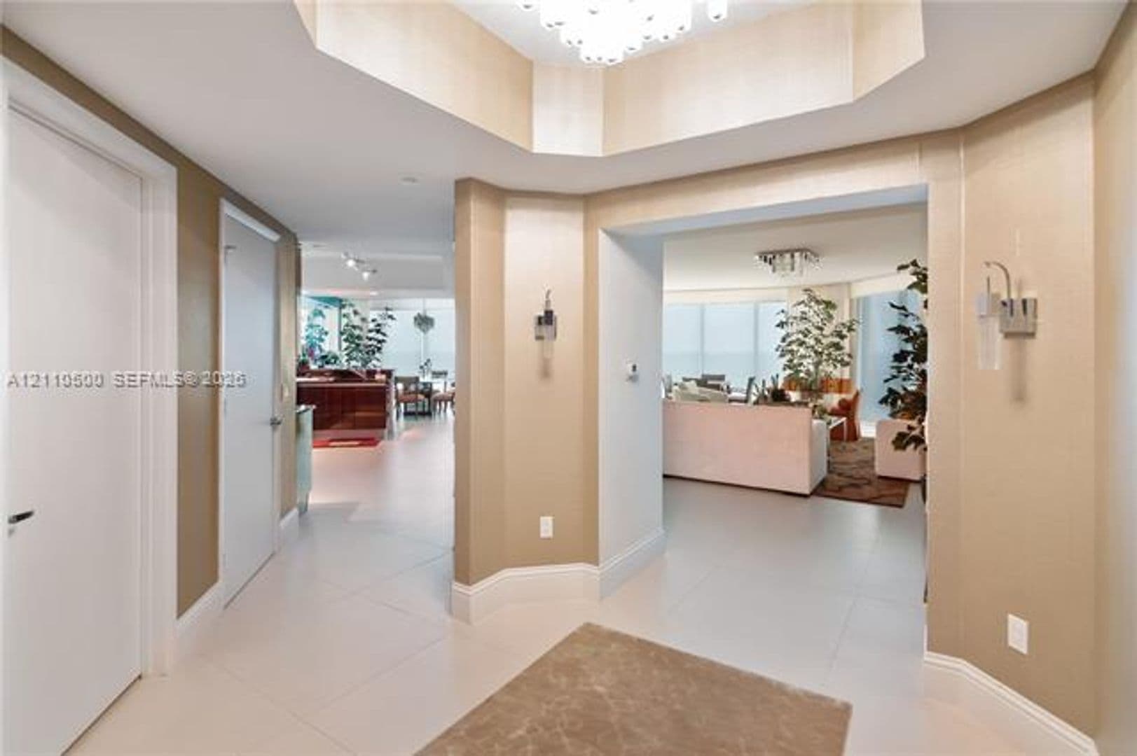 Hollywood Condo: 2711 S Ocean Dr cu-2205