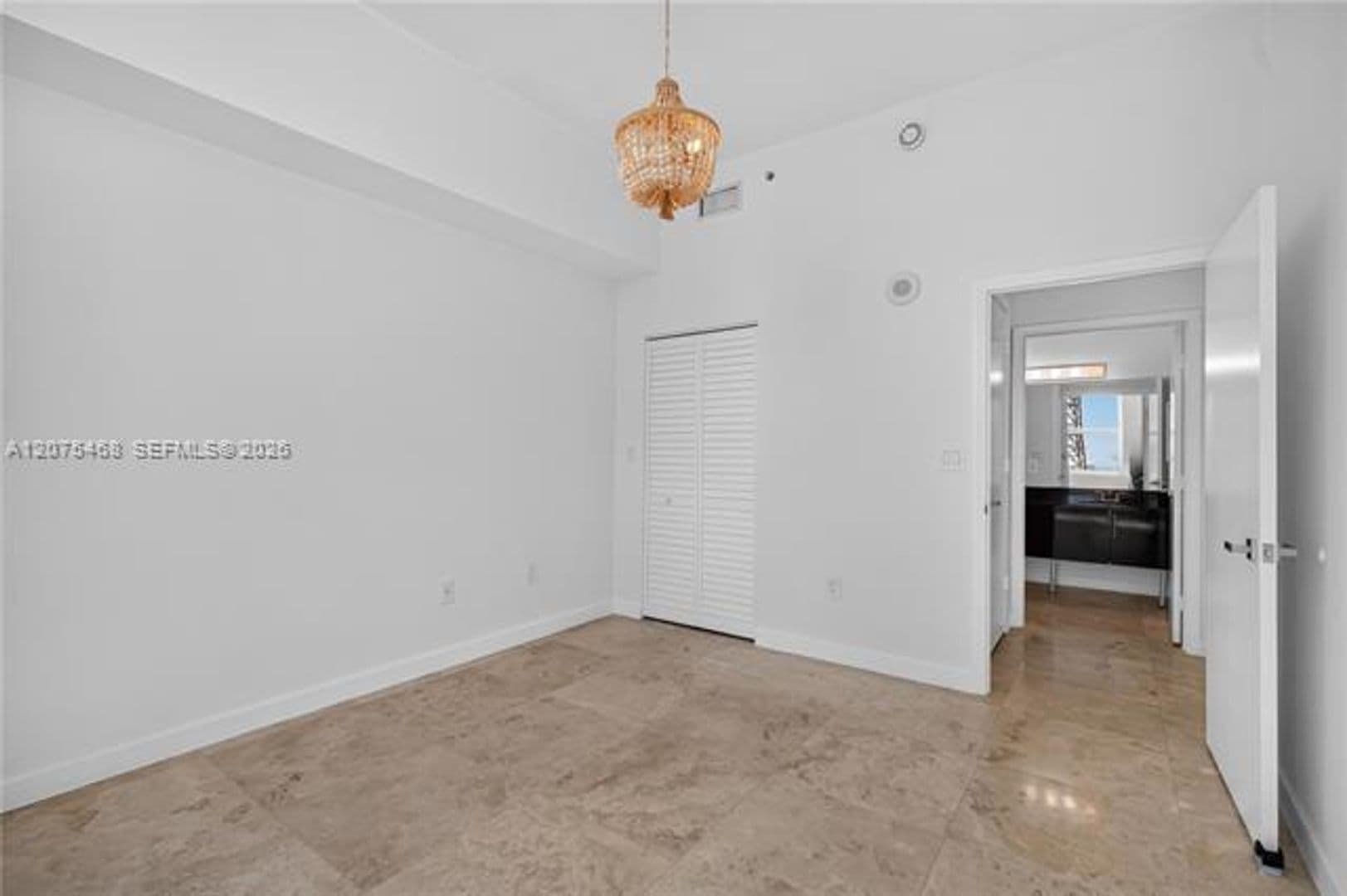 Miami Condo: 31 SE 5th St cu-4212