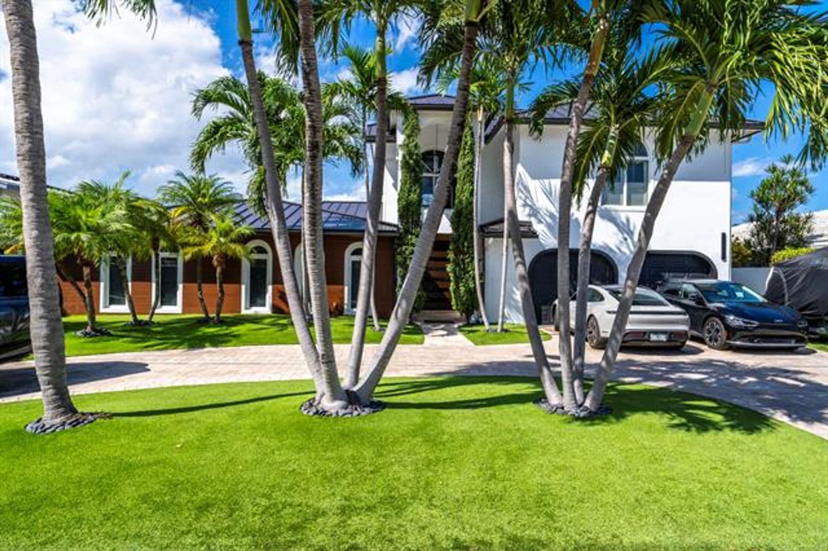 Fort Lauderdale House: 11 Castle Harbor Isle Dr # 11