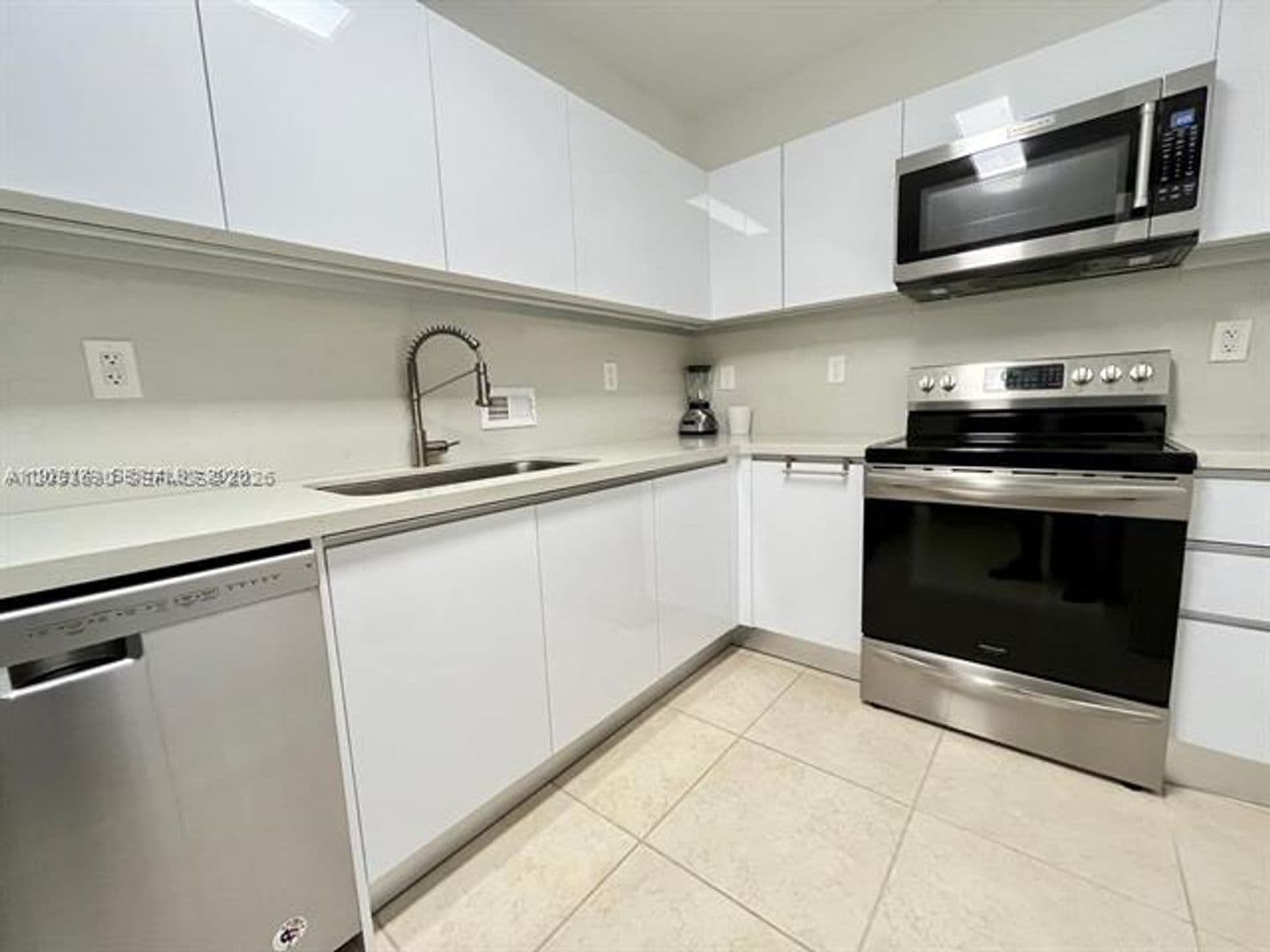 Bal Harbour Condo: 10185 Collins Ave cu-1103