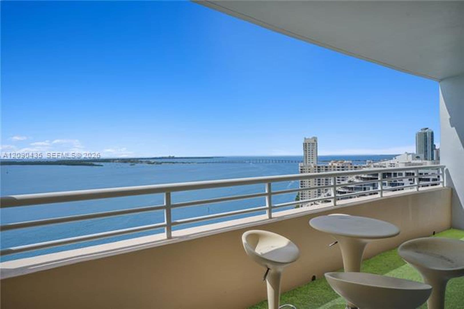 Miami Condo: 808 Brickell Key Dr cu-2506