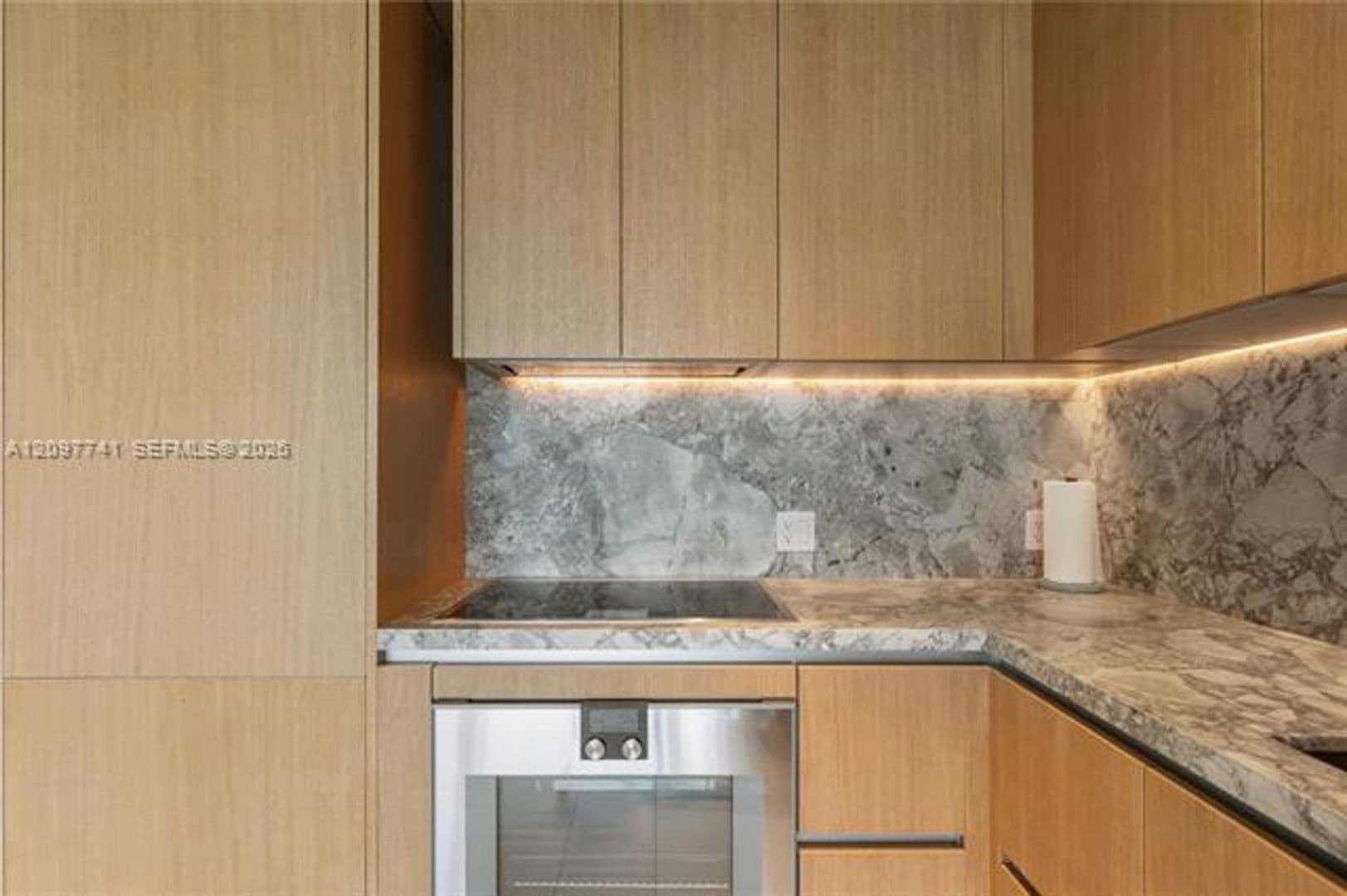 Miami Beach Condo: 500 Alton Rd cu-802