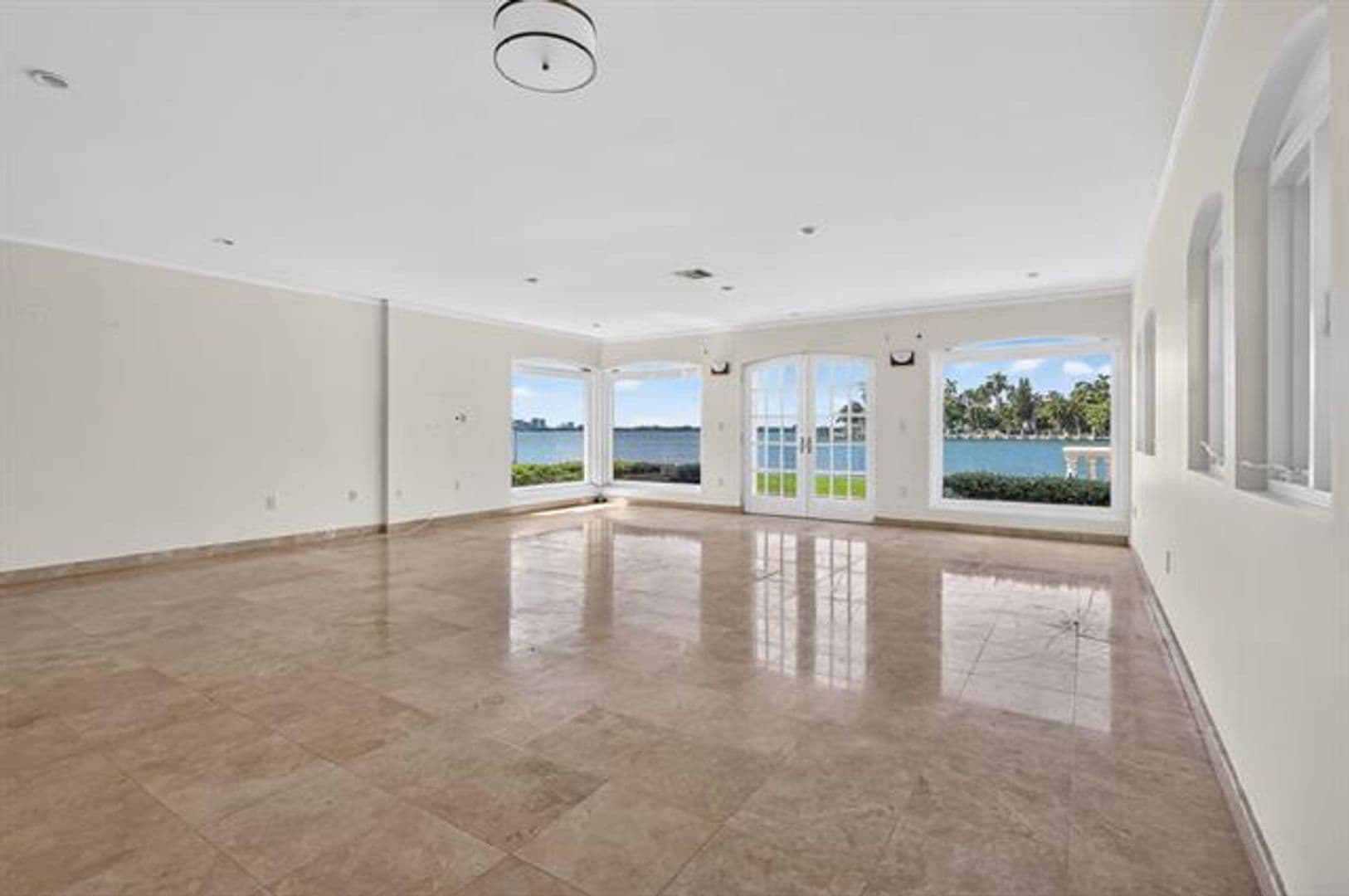 North Bay Village House: 7500 W Treasure Dr # 7500