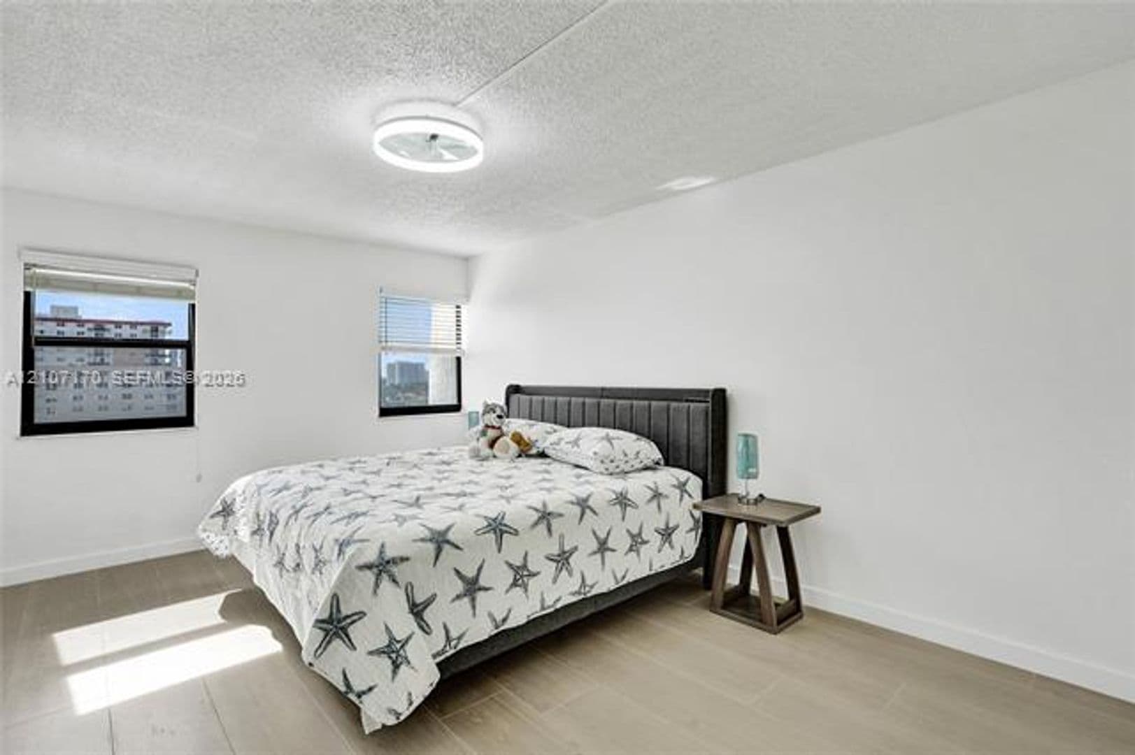 Hollywood Condo: 1201 S Ocean Dr cu-908S