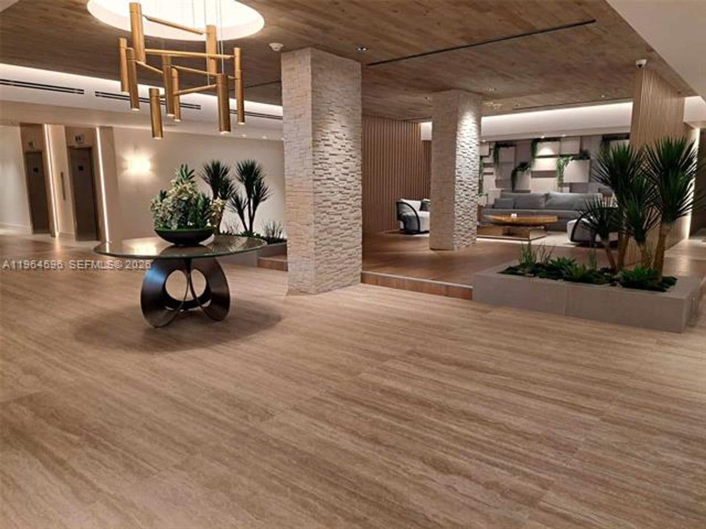 Miami Beach Condo: 2301 Collins Ave cu-504