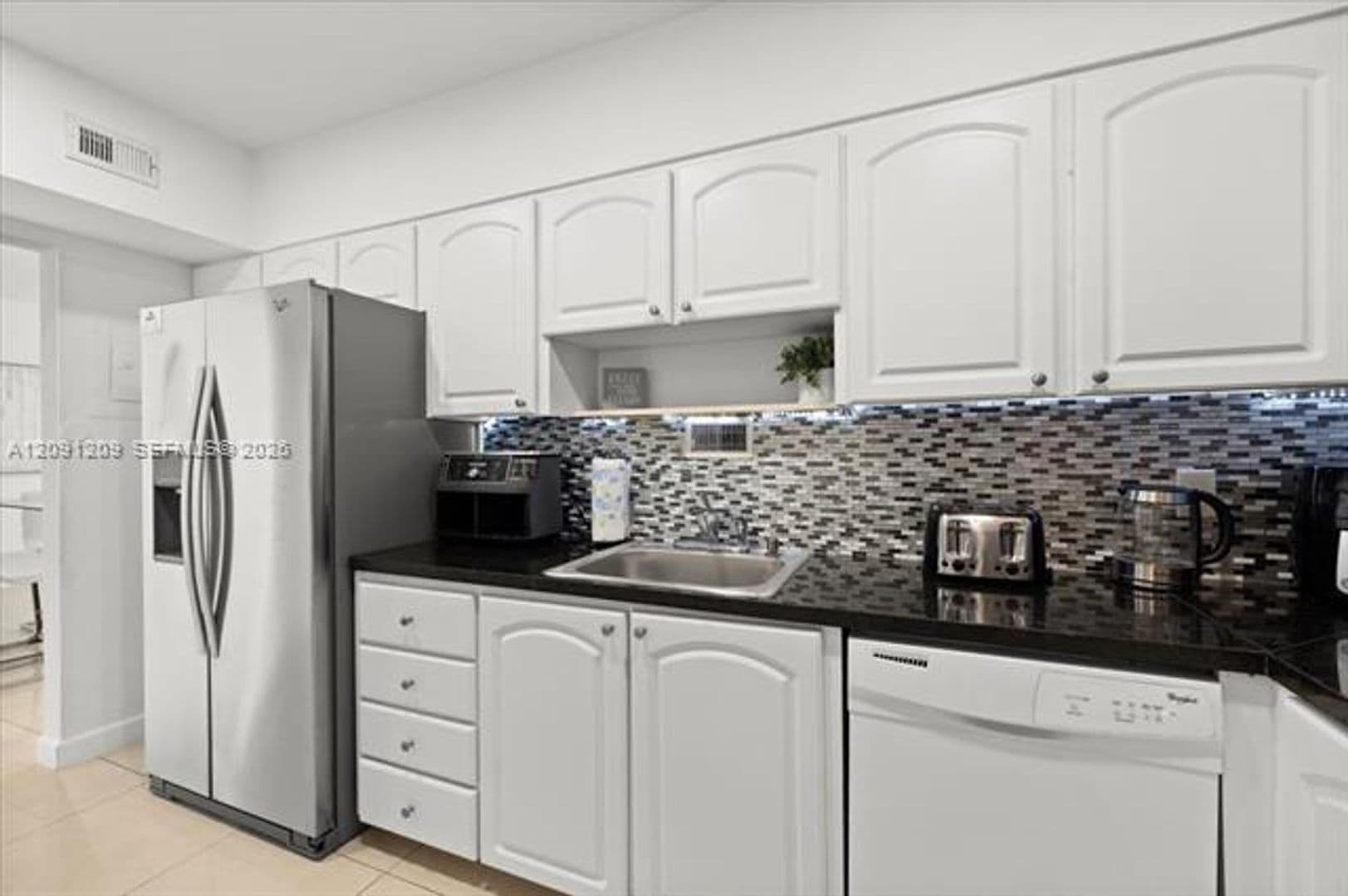 Hollywood Condo: 4001 S Ocean Dr cu-10R