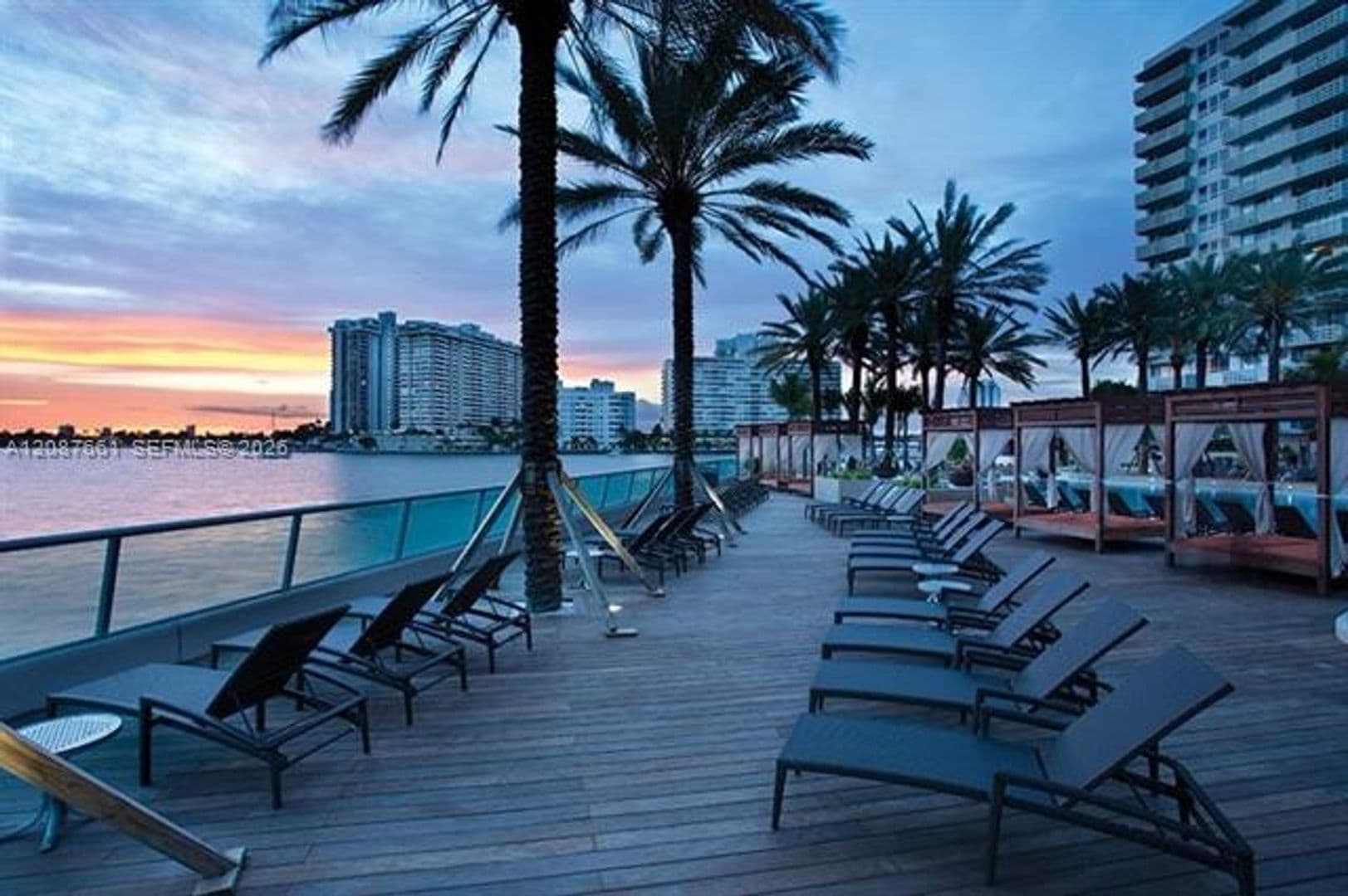 Miami Beach Condo: 1500 Bay Rd cu-1220S