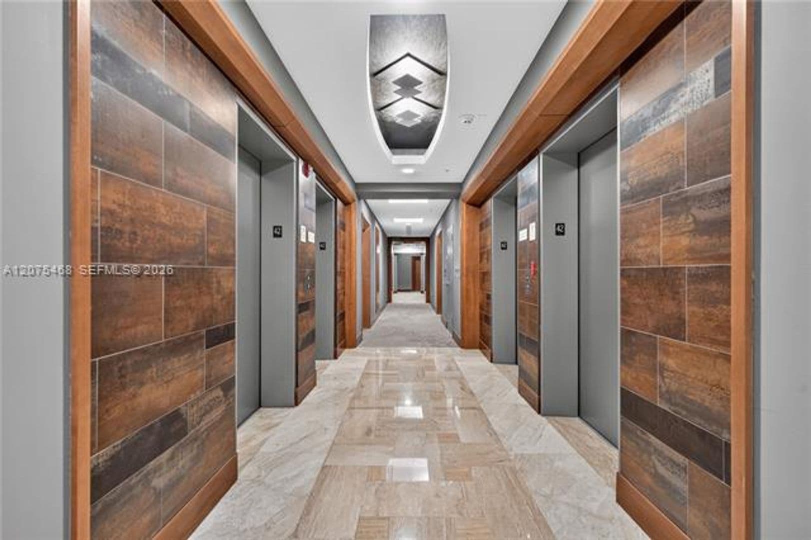 Miami Condo: 31 SE 5th St cu-4212