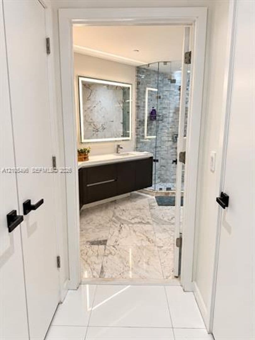 Miami Condo: 851 NE 1st Ave cu-2309