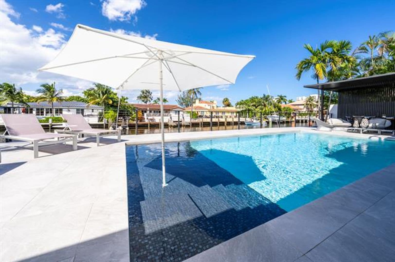 Fort Lauderdale House: 11 Castle Harbor Isle Dr # 11