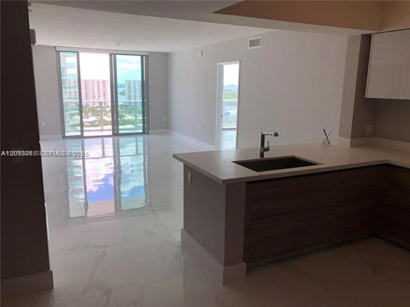 Sunny Isles Beach Condo: 300 Sunny Isles Blvd cu-4-1906