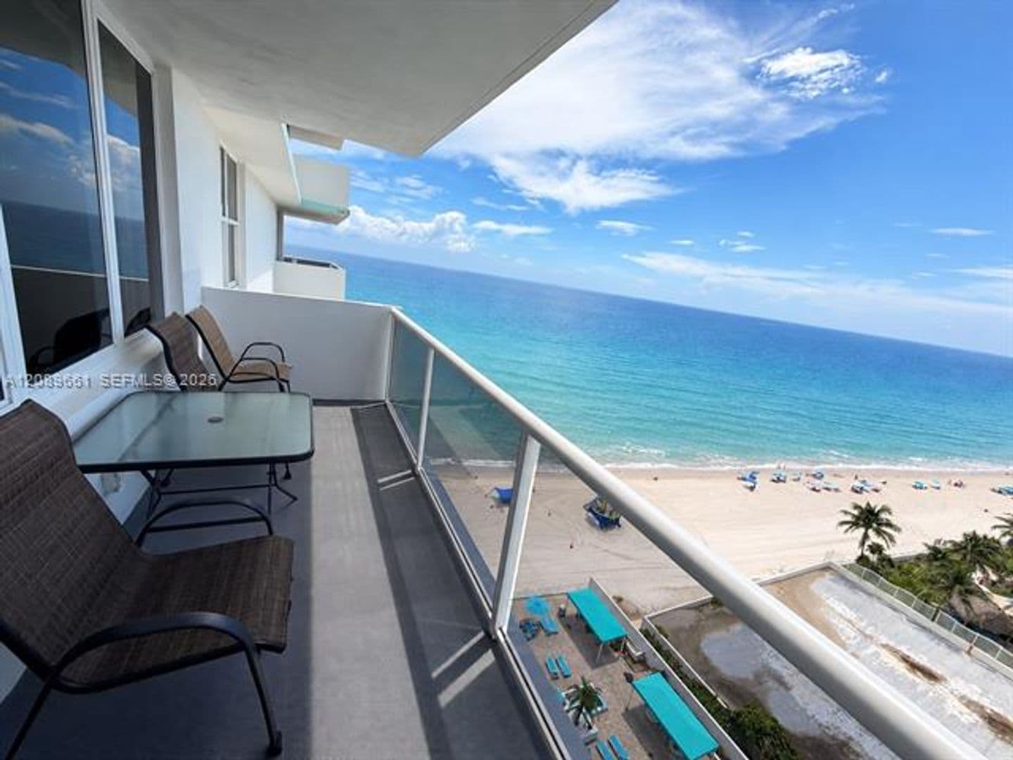 Hollywood Condo: 3725 S Ocean Dr cu-1404