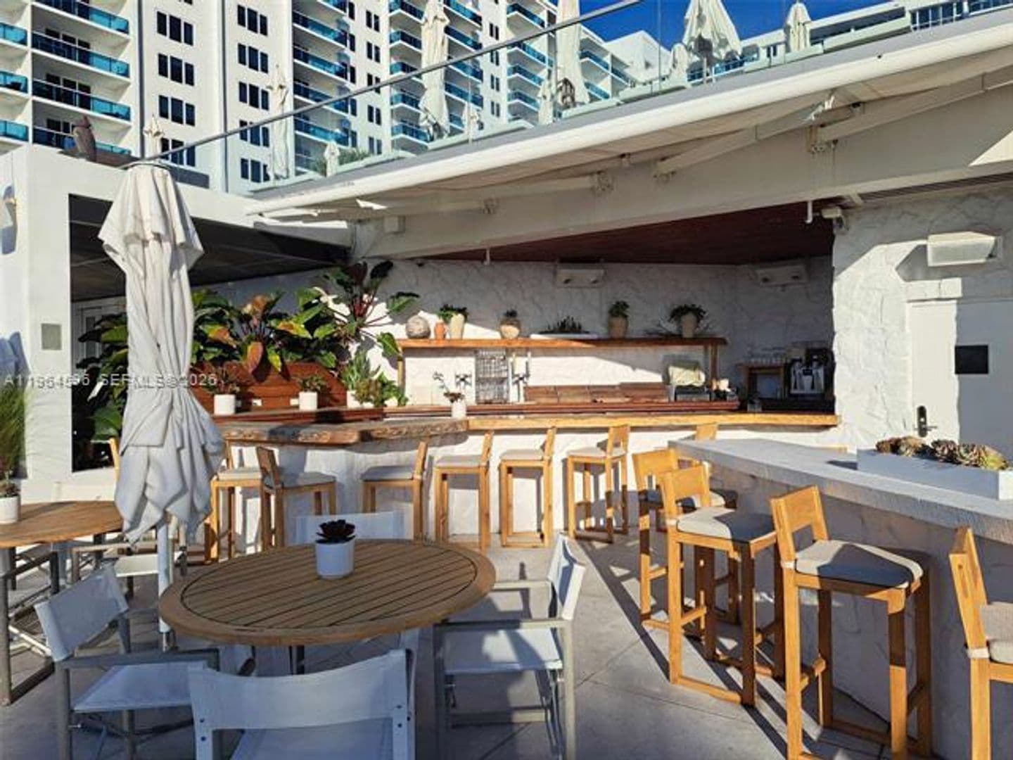 Miami Beach Condo: 2301 Collins Ave cu-504