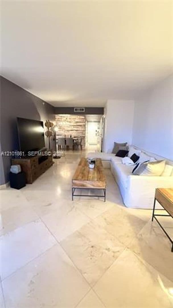 Miami Beach Condo: 4779 Collins Ave cu-1908