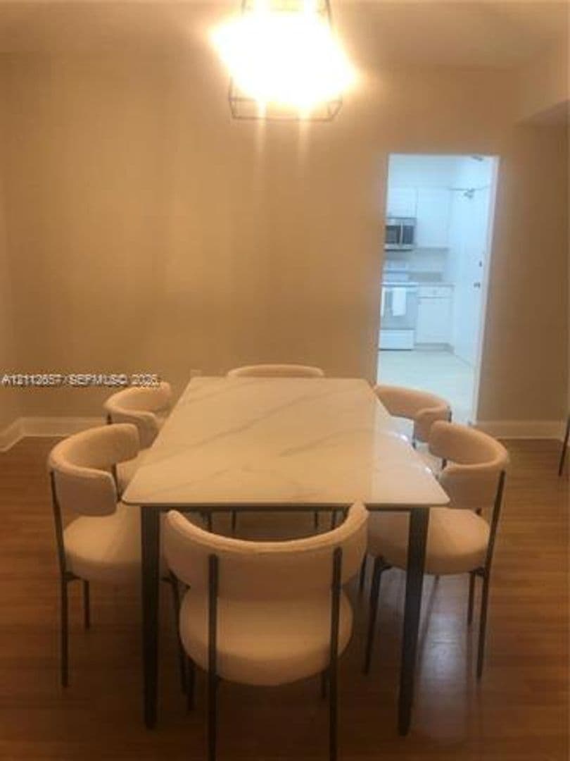 Bal Harbour Condo: 10185 Collins Ave cu-1016