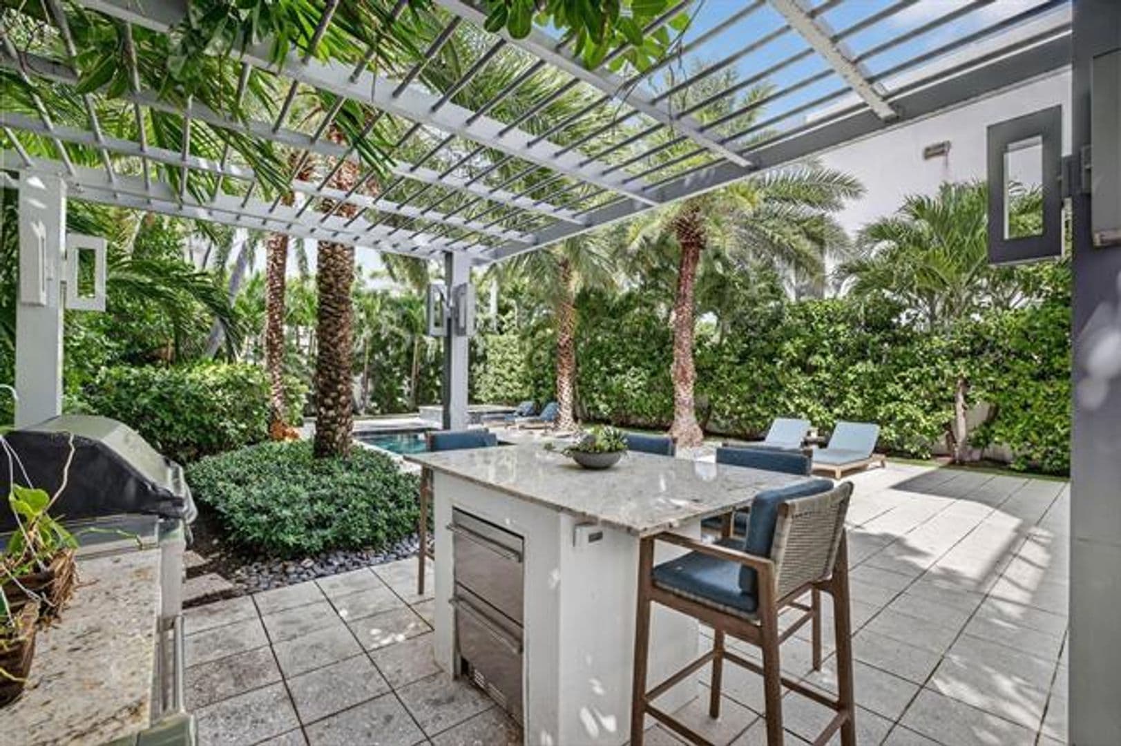 Fort Lauderdale House: 2401 N Atlantic Blvd # 2401