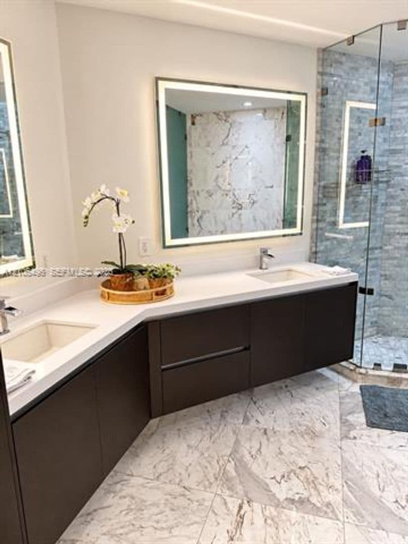 Miami Condo: 851 NE 1st Ave cu-2309