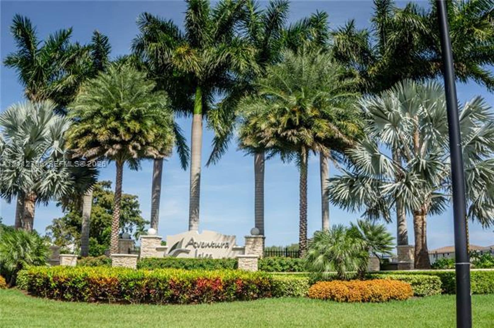 Miami House: 804 NE 191st St # 804