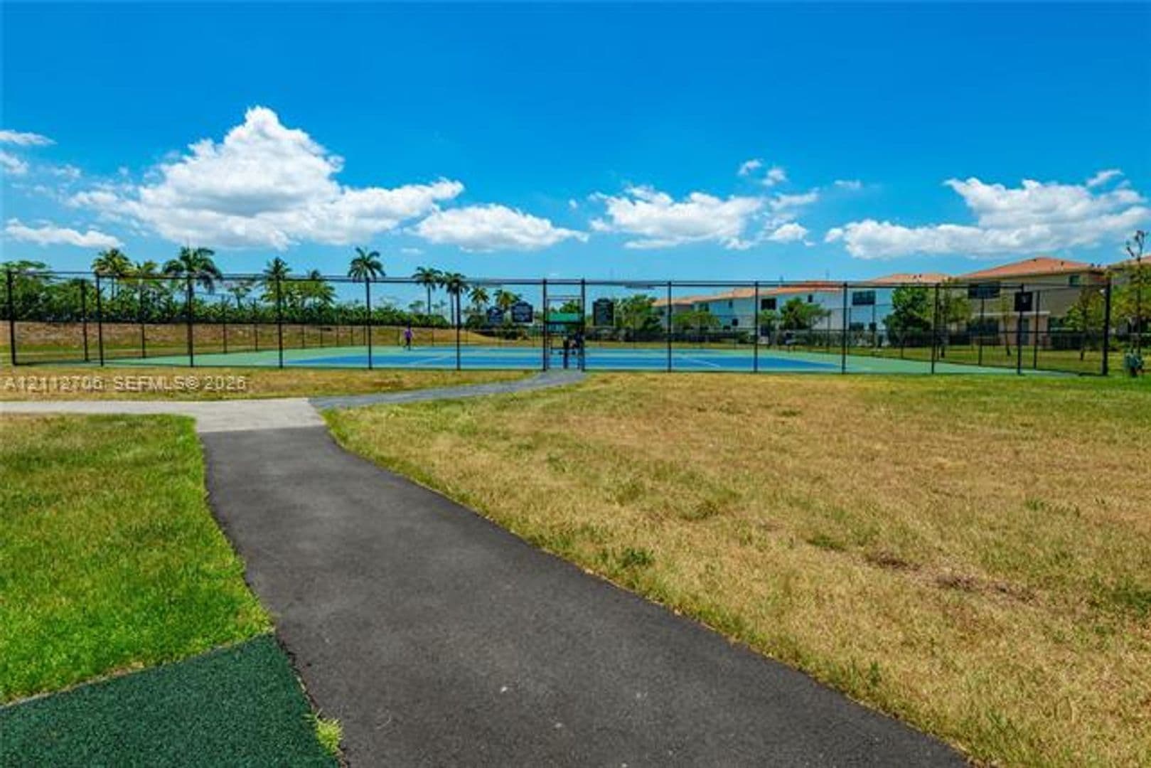 Miami House: 804 NE 191st St # 804