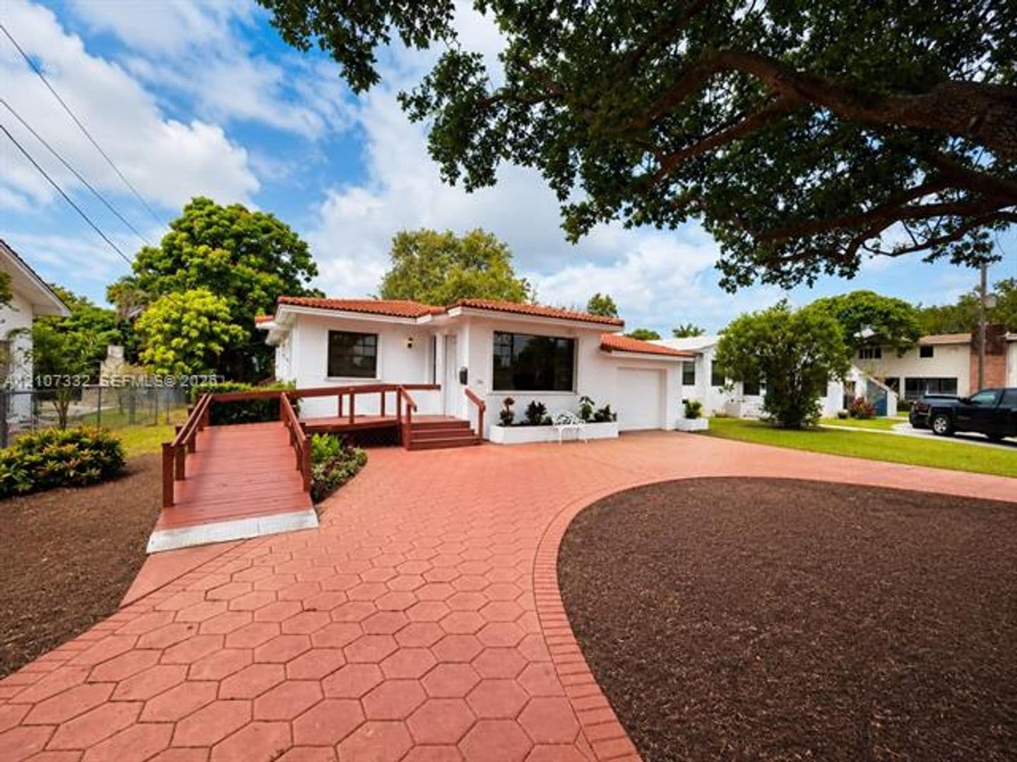 Miami Springs House: 164 Navajo St # 164