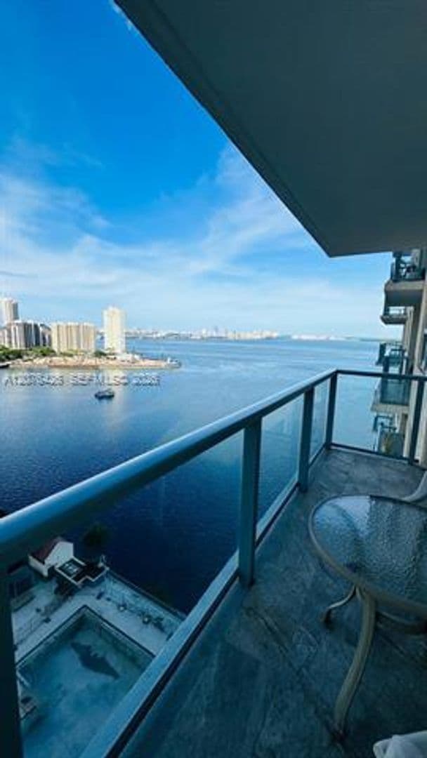 Miami Condo: 1155 Brickell Bay Dr cu-1906