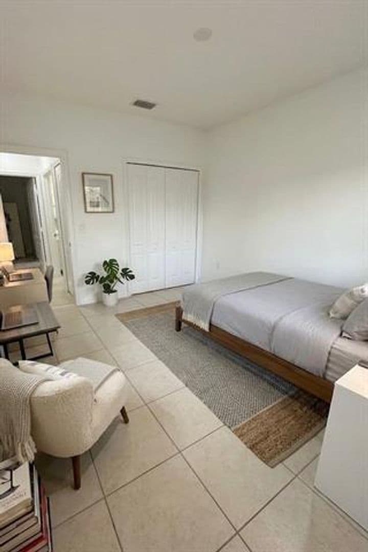 Miami Lakes House: 16307 NW 91st Ave # 16307