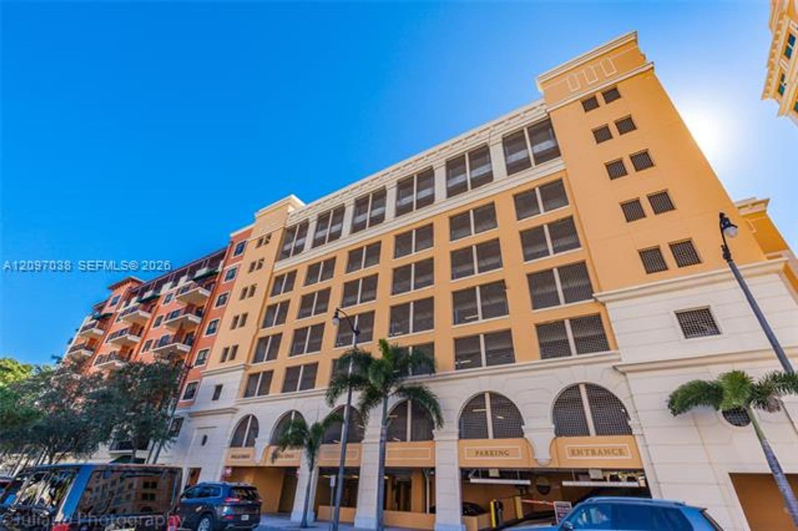 Coral Gables Condo: 100 Andalusia Ave cu-609
