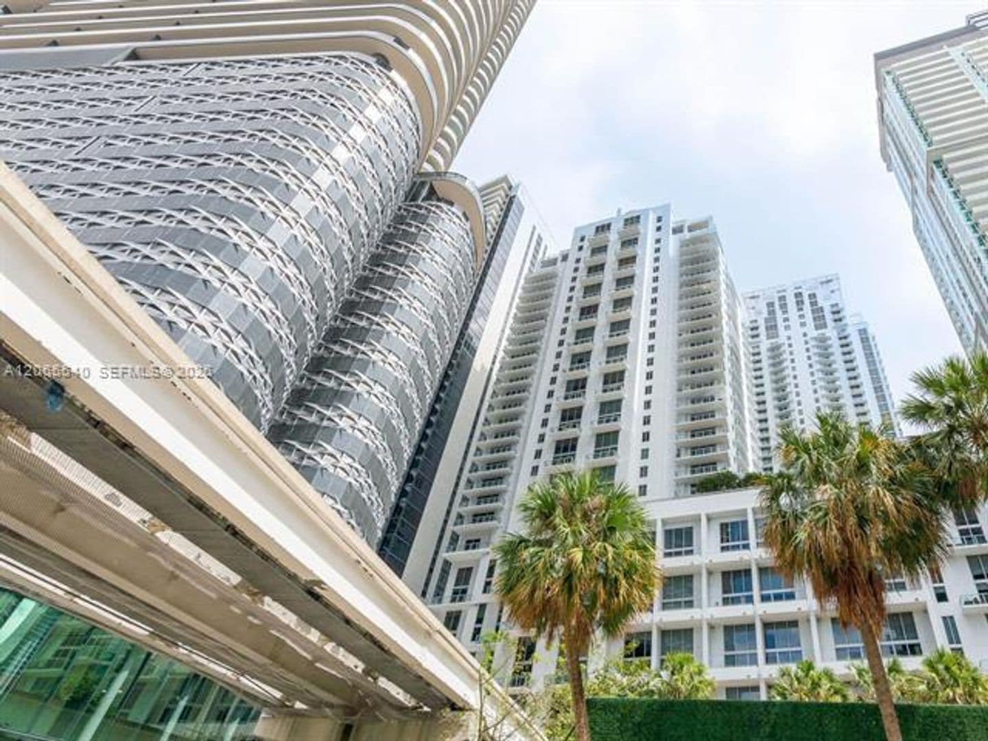 Miami Condo: 1050 Brickell Ave cu-206