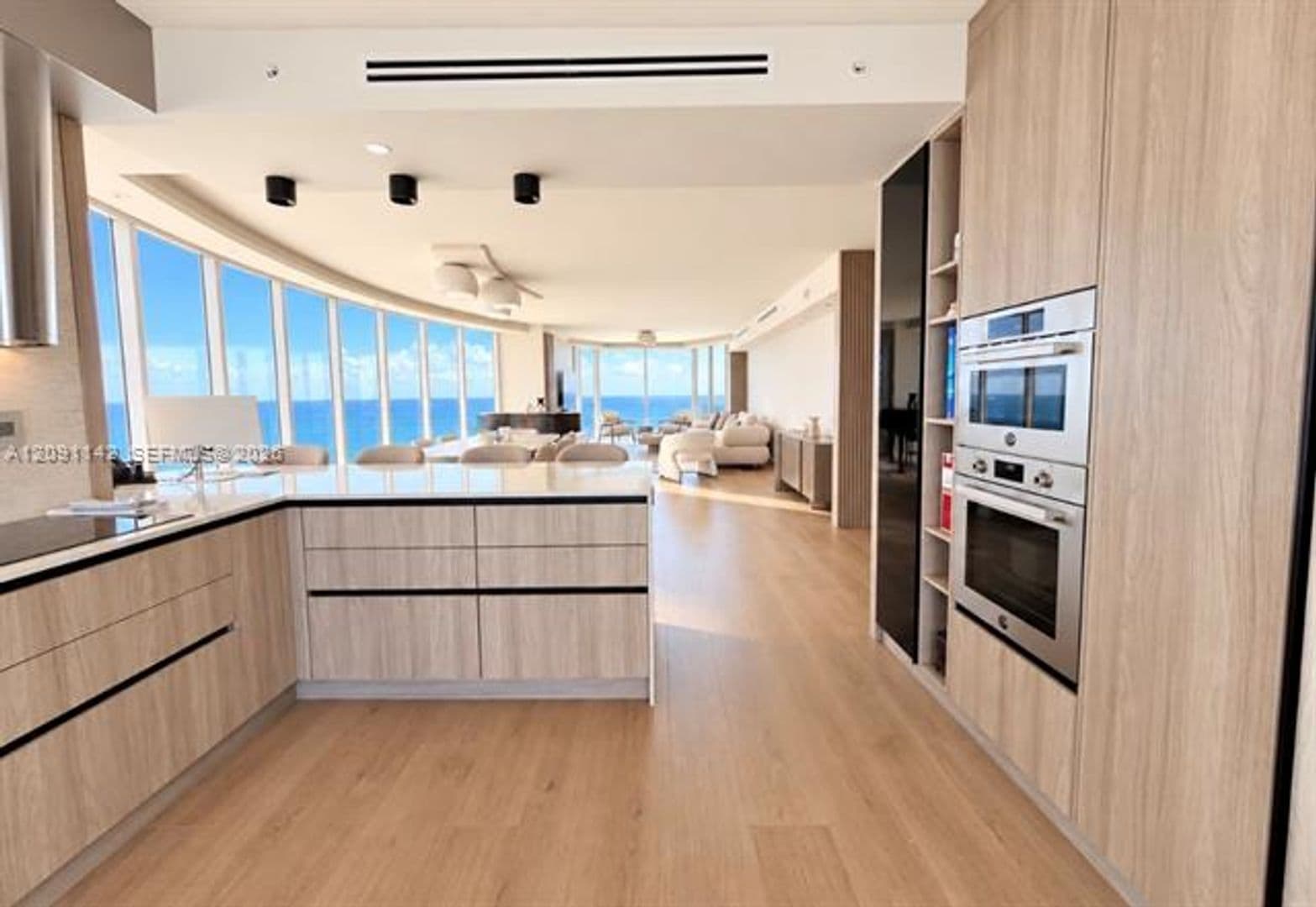 Sunny Isles Beach Condo: 17555 Collins Ave cu-1908