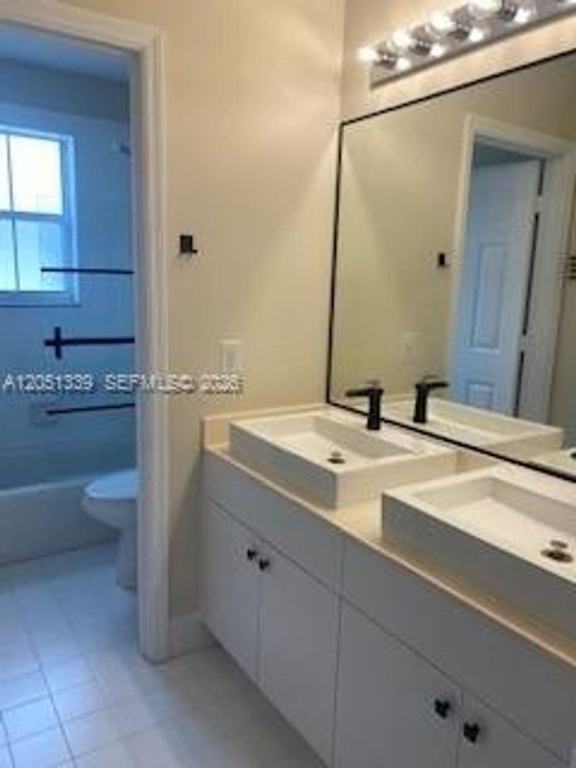 Miramar House: 2101 SW 176 Av # 2101