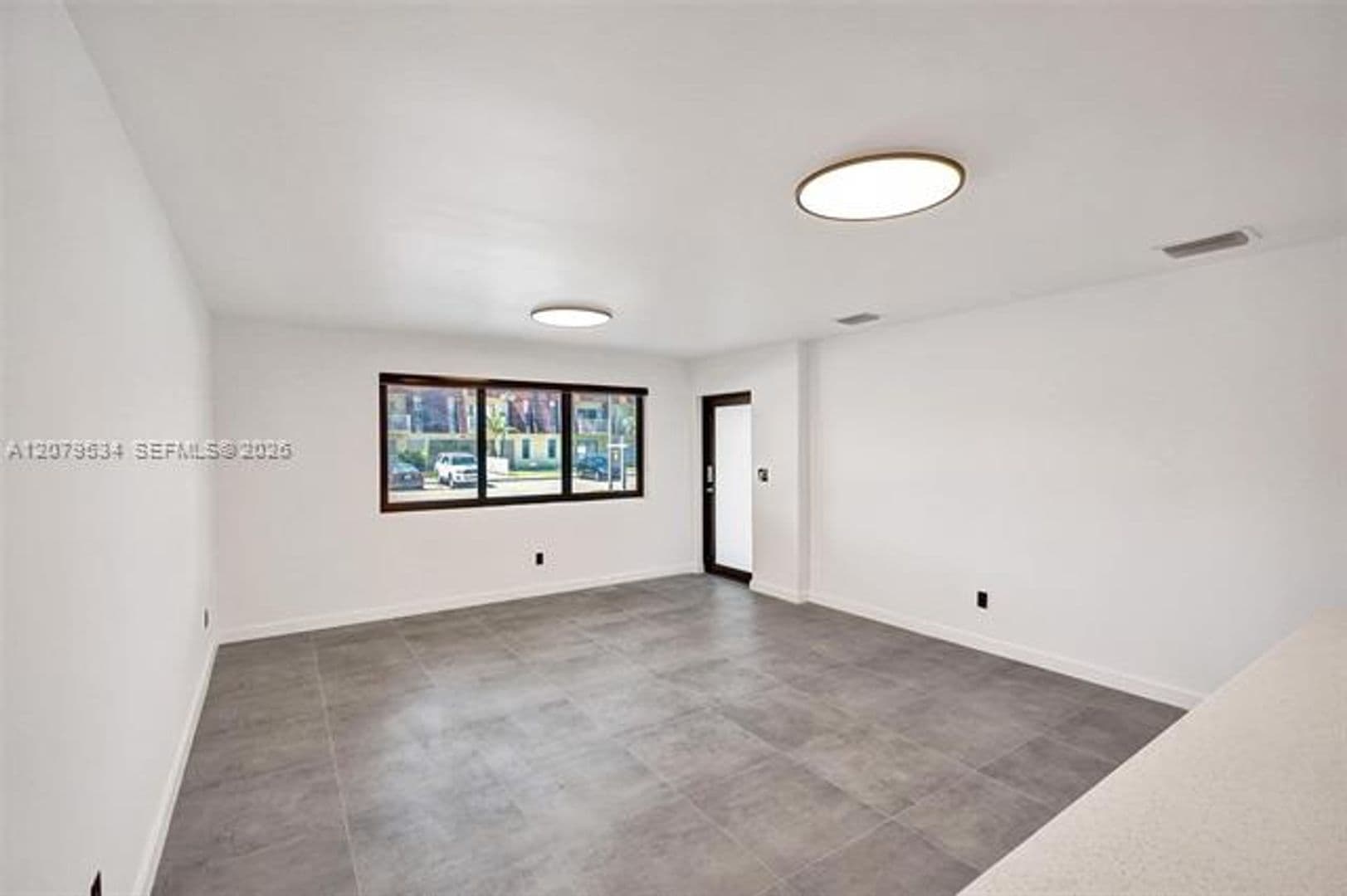 North Miami Beach Townhome: 2255 NE 173rd St # 2255