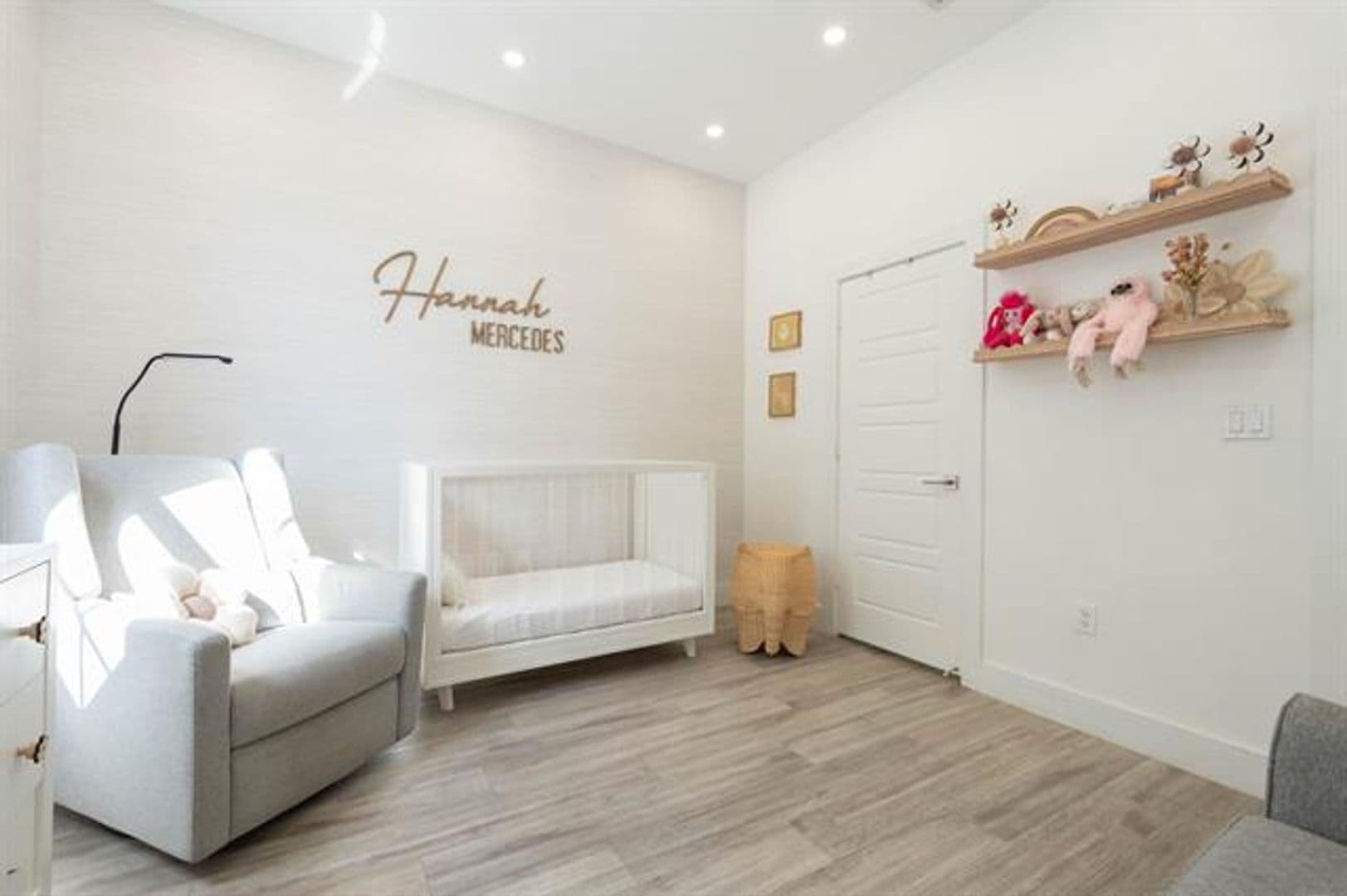 Miami House: 875 NE 193rd Ter # 875