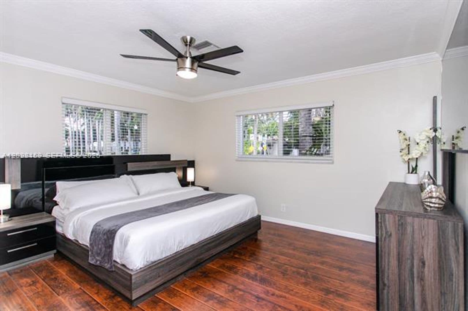 Hollywood House: 1254 Harrison St # 1254