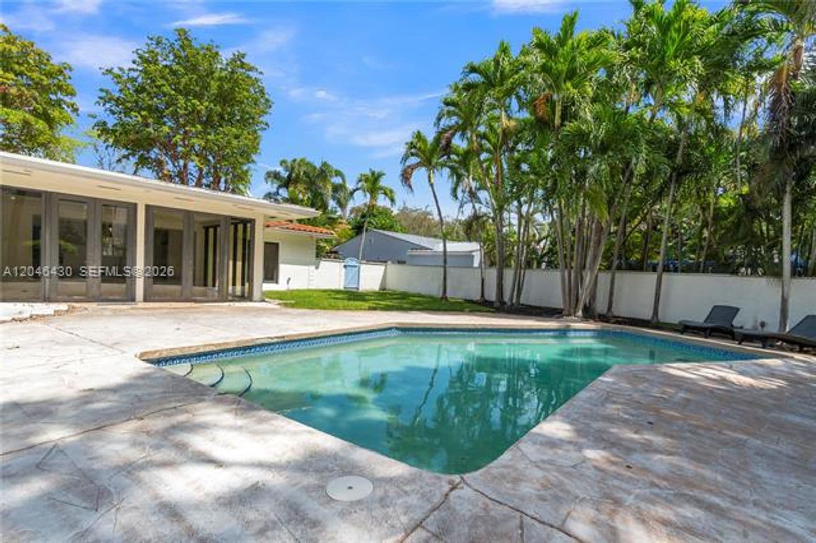 Fort Lauderdale House: 549 NE 12th Ave # 549