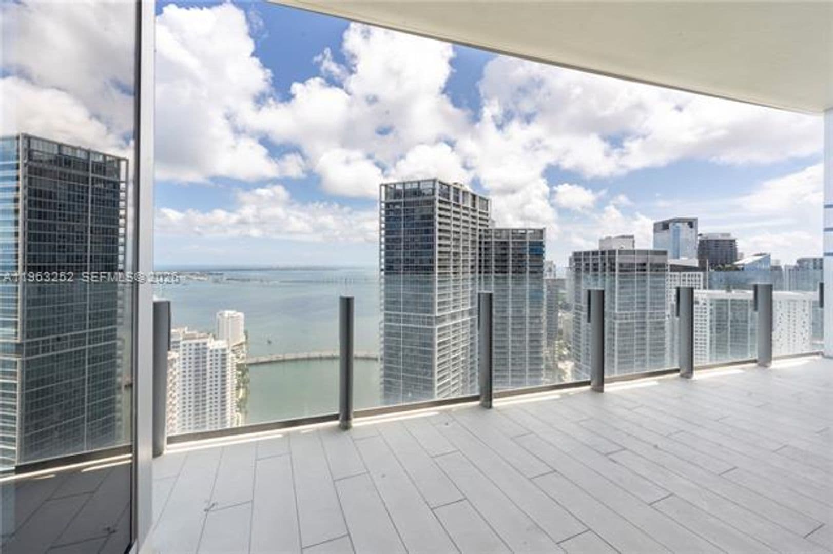 Miami Condo: 300 Biscayne Blvd Way cu-4404