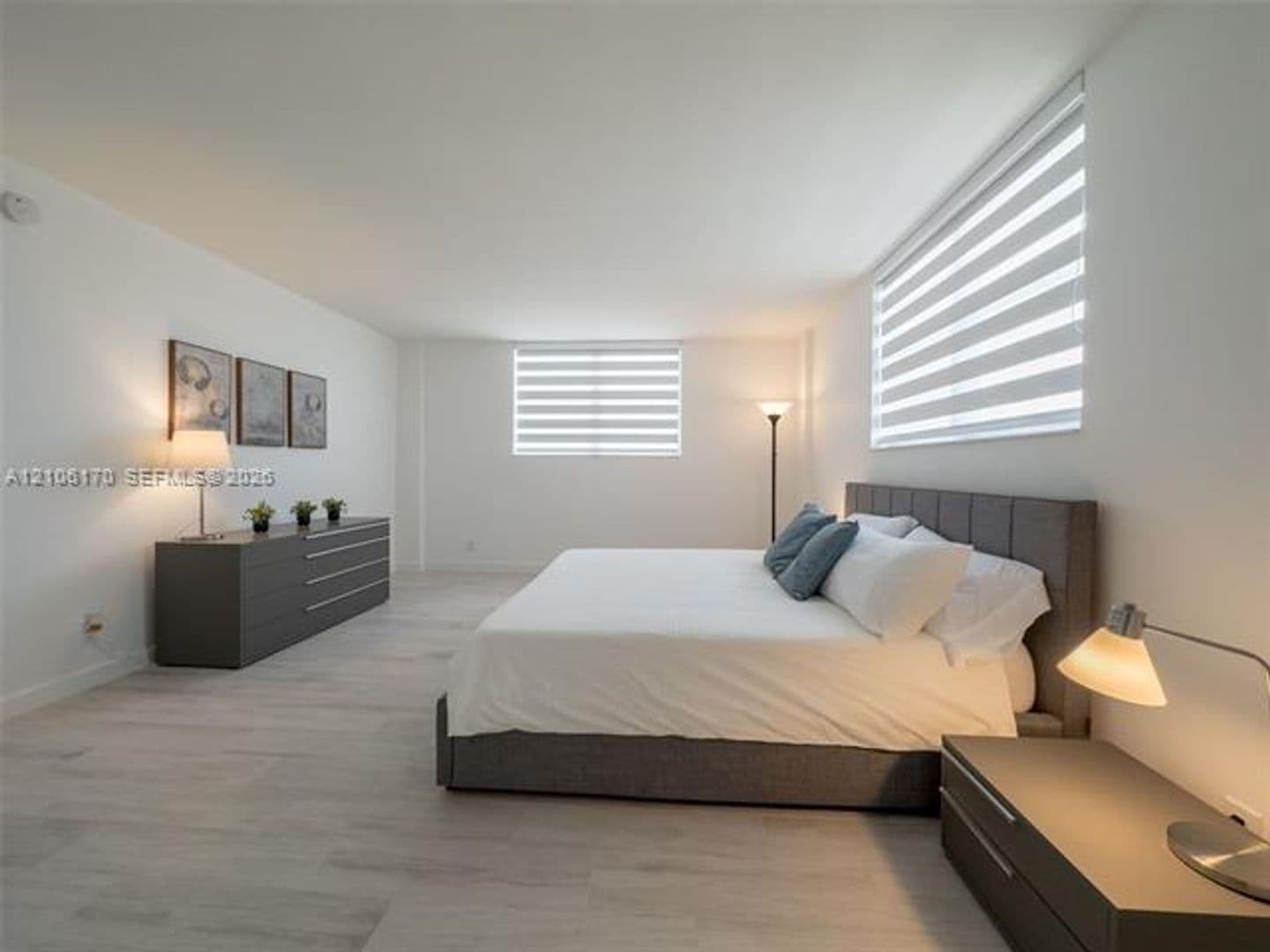 Hollywood Condo: 4001 S Ocean Dr cu-12B