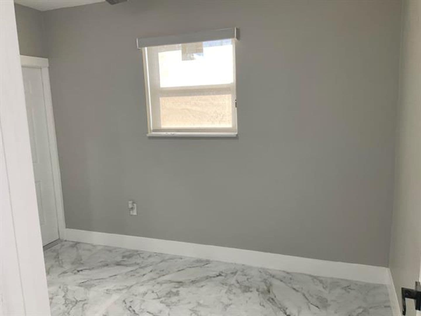 Hollywood House: 5540 Mayo St # 5540