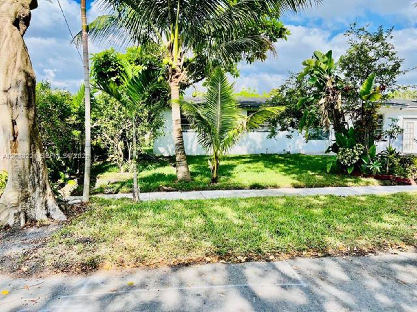 North Miami Beach House: 18320 NE 7th Ct # 18320