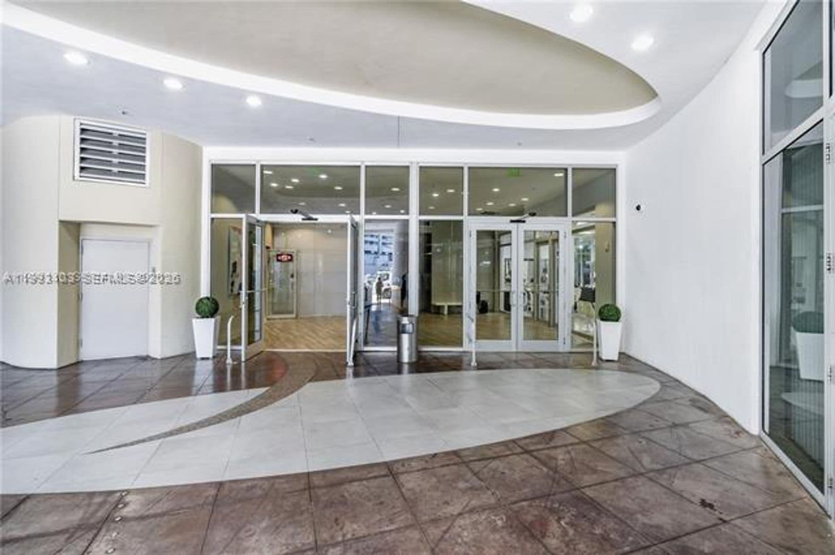 Miami Condo: 1750 N Bayshore Dr cu-2401