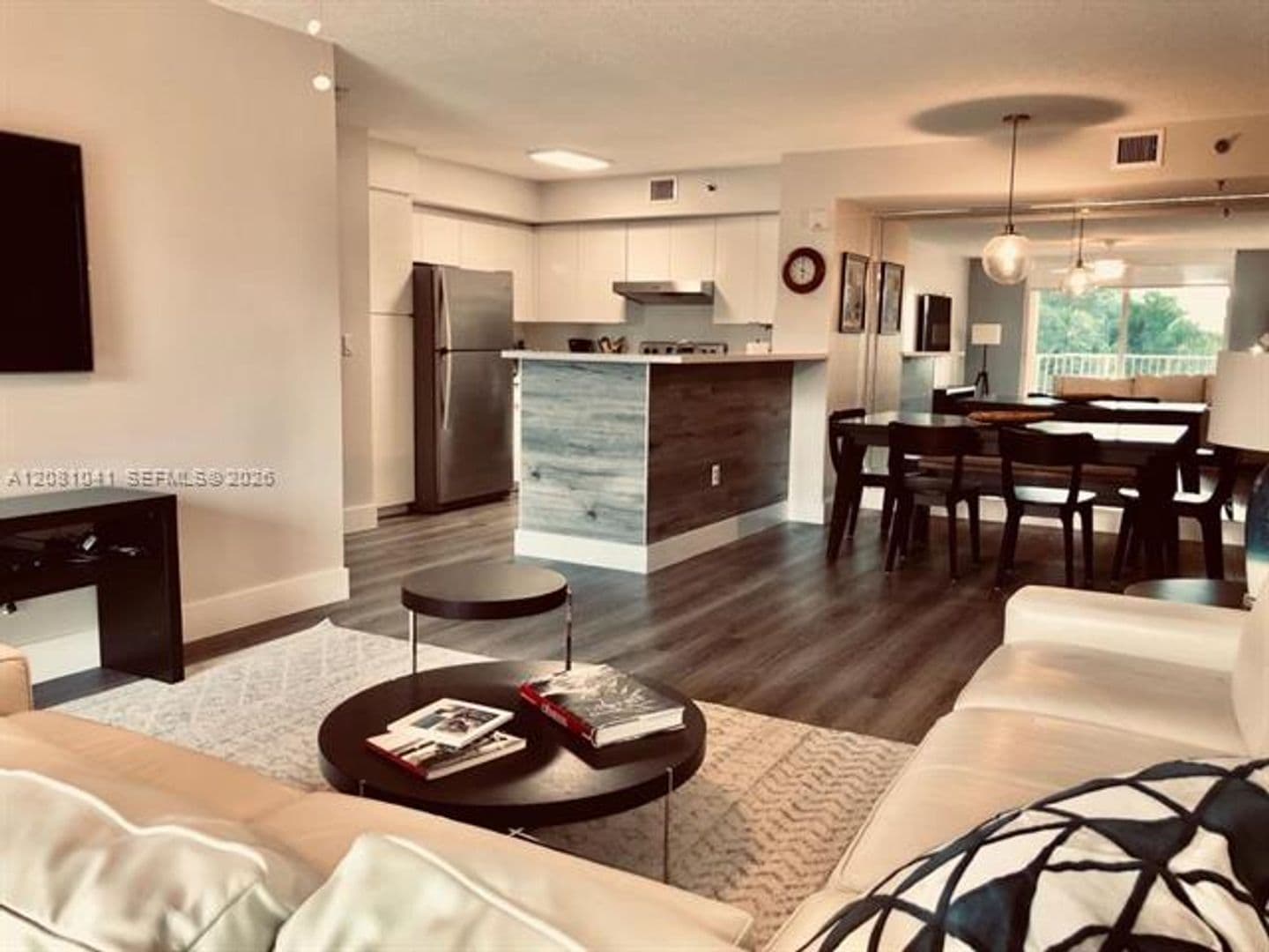 Aventura Condo: 19999 E Country Club Dr cu-1401