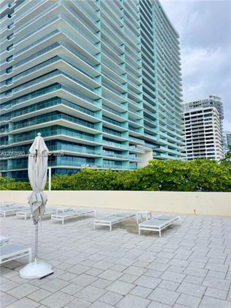 Bal Harbour Condo: 10185 Collins Ave cu-202