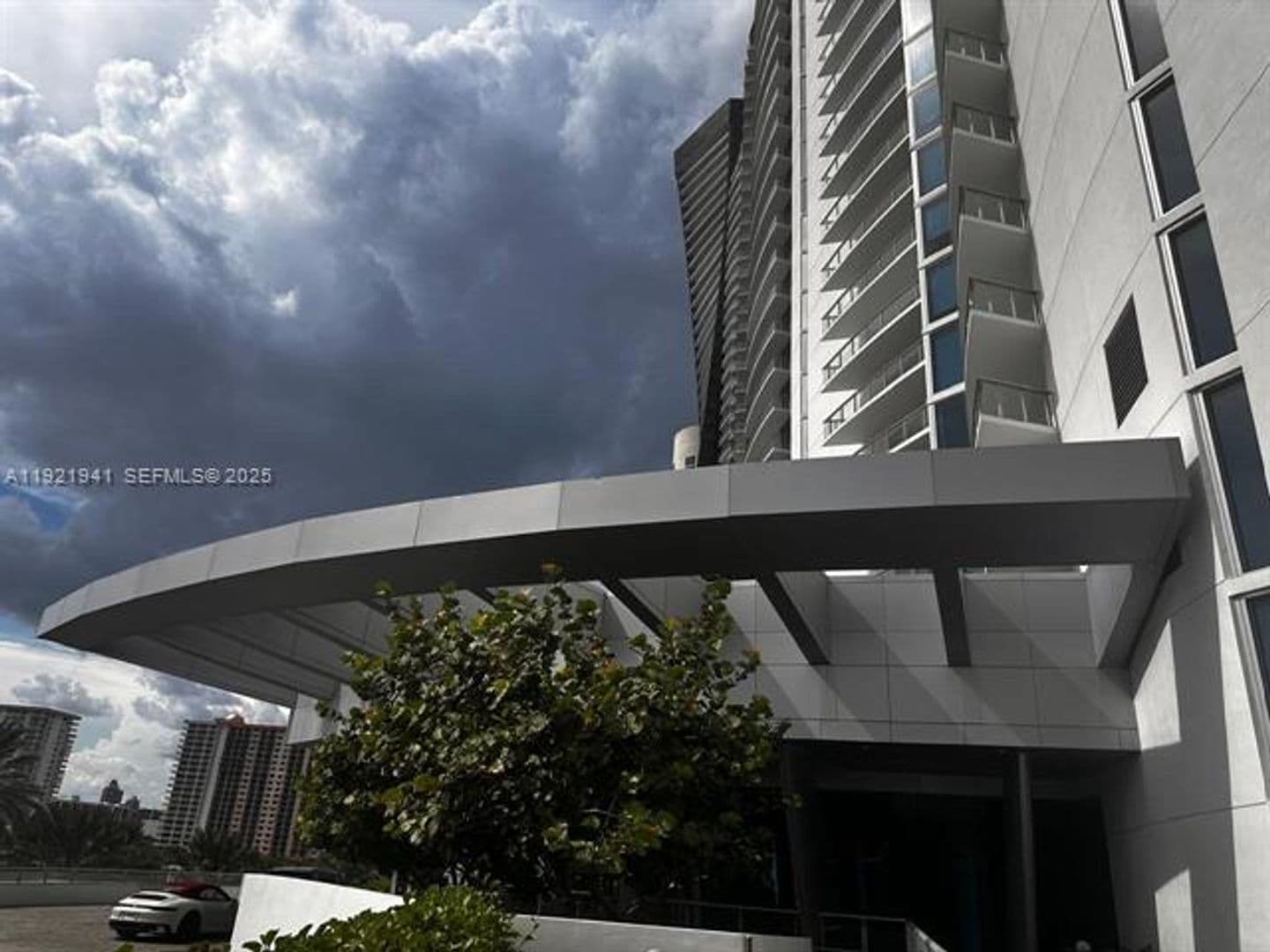 Sunny Isles Beach Condo: 17001 Collins Ave cu-2601