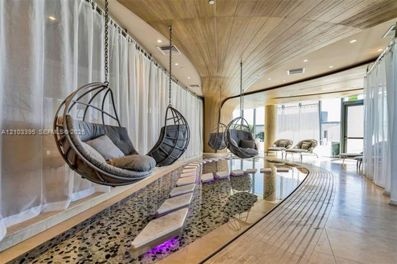 Miami Condo: 1000 Brickell Plz cu-3110
